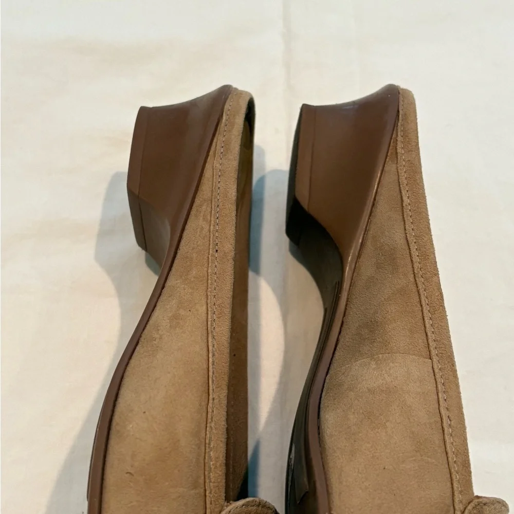 Vintage Antonio Melani Earth Tan Suede Slip-On Loafers. Size 8 EUC